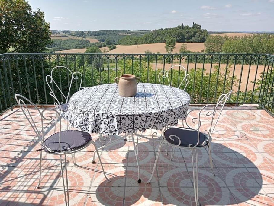 Maison De Village Avec Superbe Vue Cuq  Eksteriør billede