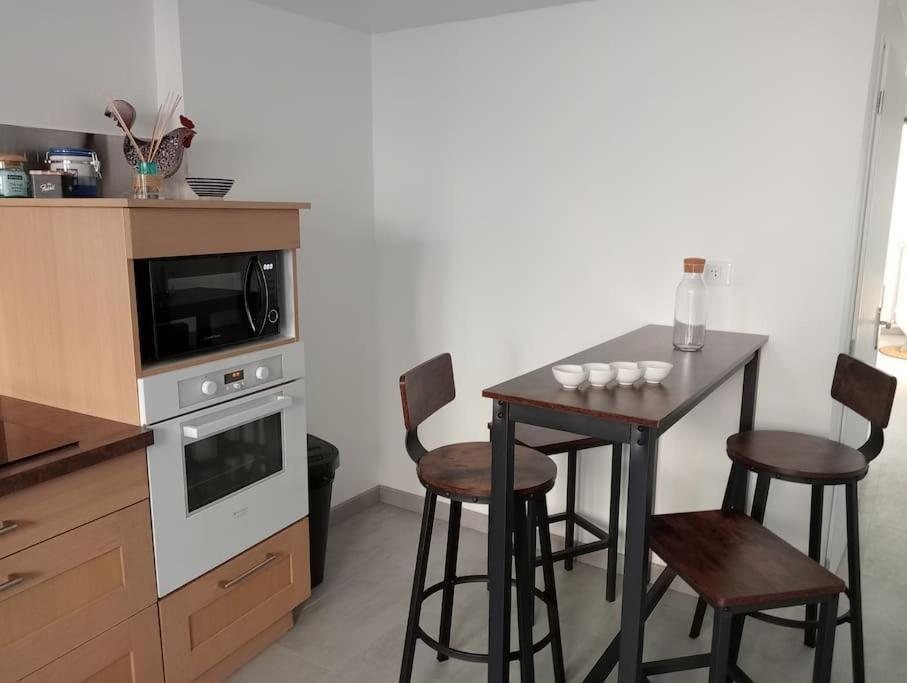 Maison De Village Avec Superbe Vue Cuq  Eksteriør billede